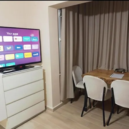 Afife Apart, Kusadasi,denize Ve Plaja Sifir *