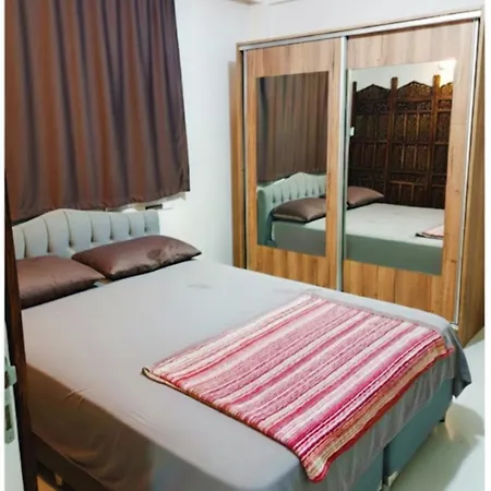 Afife Apart, Kusadasi,denize Ve Plaja Sifir Apartamento