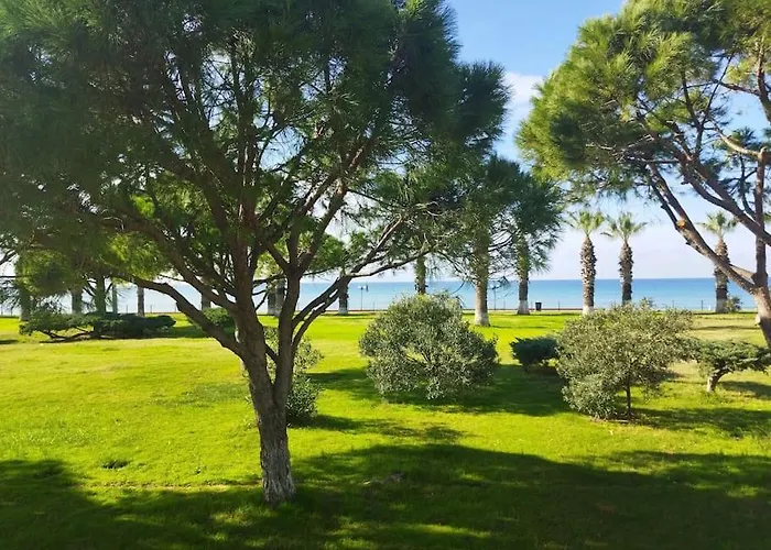 Апартаменты Beachfront & Panoramic Views In *