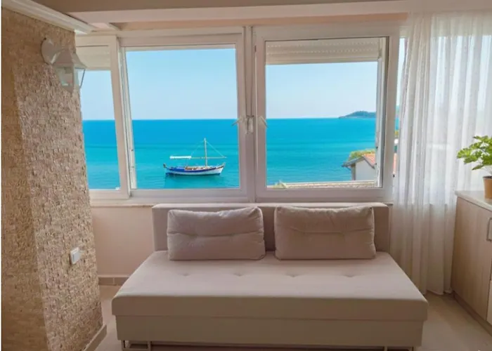 Апартаменты Beachfront & Panoramic Views In *