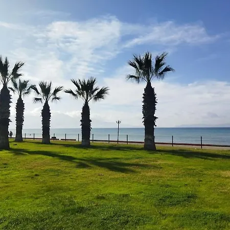 Beachfront Flat 库萨达斯